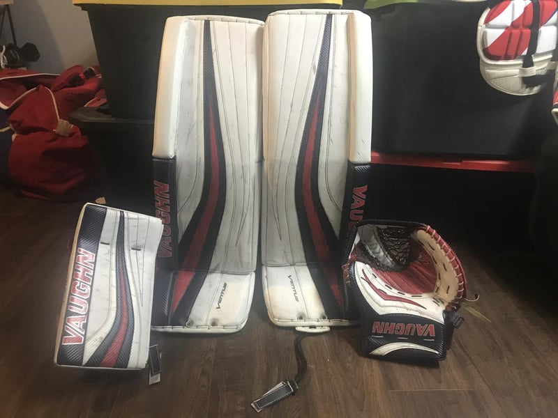 White Used Senior 35" Vaughn Regular Ventus LT88 Goalie Full Set