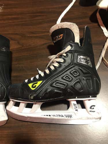 Used Graf Ultra G35 Regular Width Pro Stock Size 7.5 Hockey Skates Craig Adams Penguins