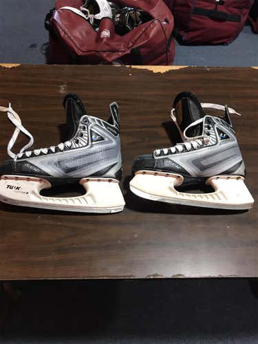 Used CCM U+ Pro Regular Width Pro Stock Size 10.5 Hockey Skates Vintage Vapor