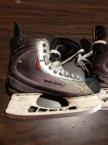 Used Bauer Vapor X60 Regular Width Pro Stock Size 9 Hockey Skates Brooks Orpik 2010-11