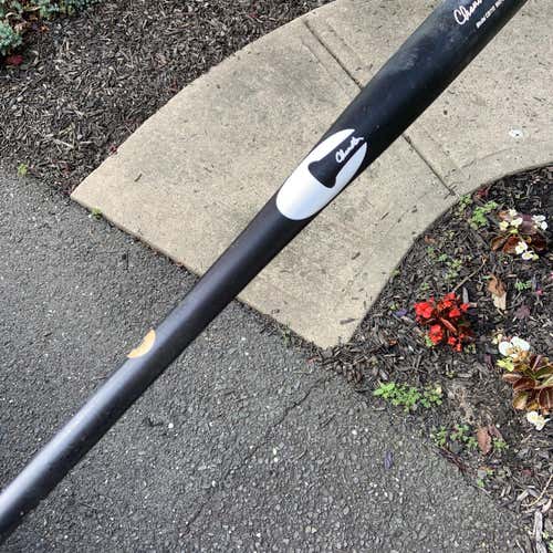 Used Chandler Wood CB110 33" Bat