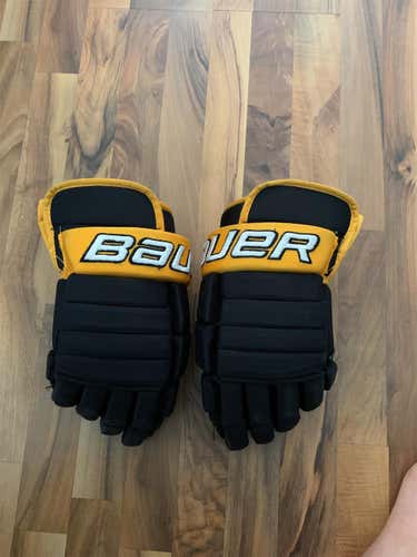 Black Used Bauer 4 Roll 15" Gloves