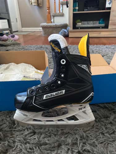 Used Bauer Supreme S170  Size 1.5 Hockey Skates