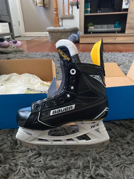 Used Bauer Supreme S170 Size 1.5 Hockey Skates