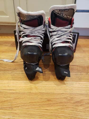 Junior Used Bauer Vapor X2.7 Hockey Goalie Skates Regular Width Size 3
