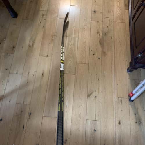 New Left Hand Supreme 2S Mid Pattern Hockey Stick Will Trade For AX9