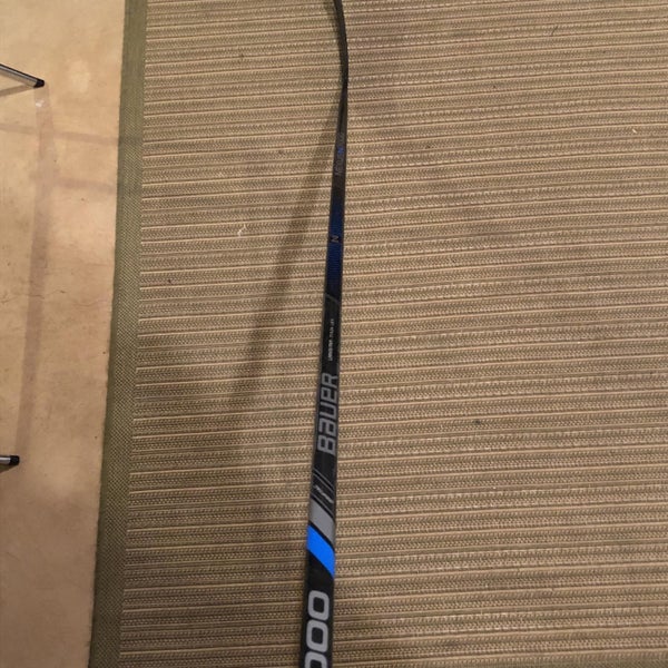 Used Right Handed Nexus 7000 Mid Pattern Hockey Stick