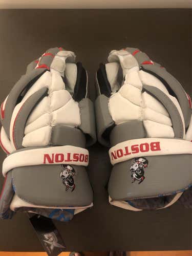 BU Gray New Goalie Warrior Evo  Lacrosse Gloves