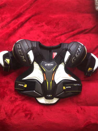 Brand New CCM Super Tacks AS1 Shoulder Pads