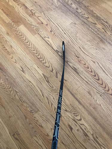 New Right Handed TotalOne Mid Pattern Pro Stock Hockey Stick