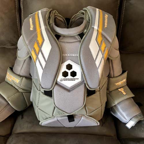 New XL Vaughn Velocity VE8 Pro Carbon Pro Stock Goalie Chest Protector
