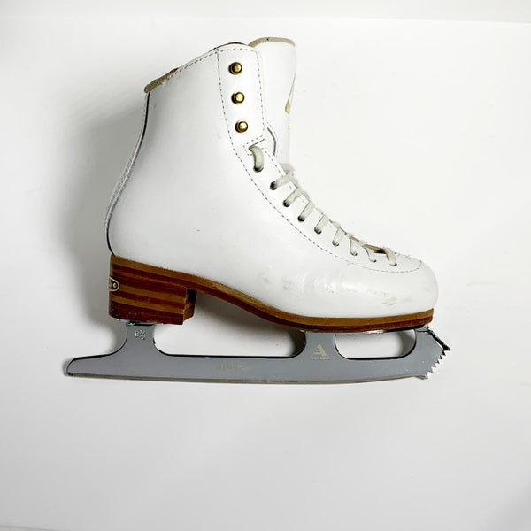 USED Jackson 2131 Elle Junior Figure SKate Size 3.0C