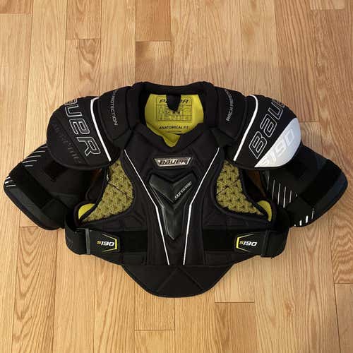 Used Medium Bauer Supreme S190 Shoulder Pads