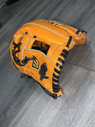 Rarely Used Infield Classic Pro Soft 11.5 “ Baseball Glove