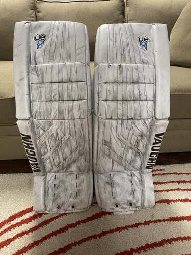 White Used Senior 33" Vaughn Velocity VE8 Pro Carbon Goalie Leg Pads