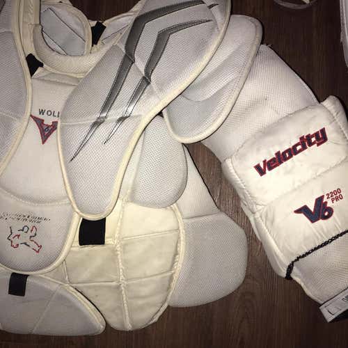 Used Large Vaughn V6 2200 Pro Pro Stock Goalie Chest Protector