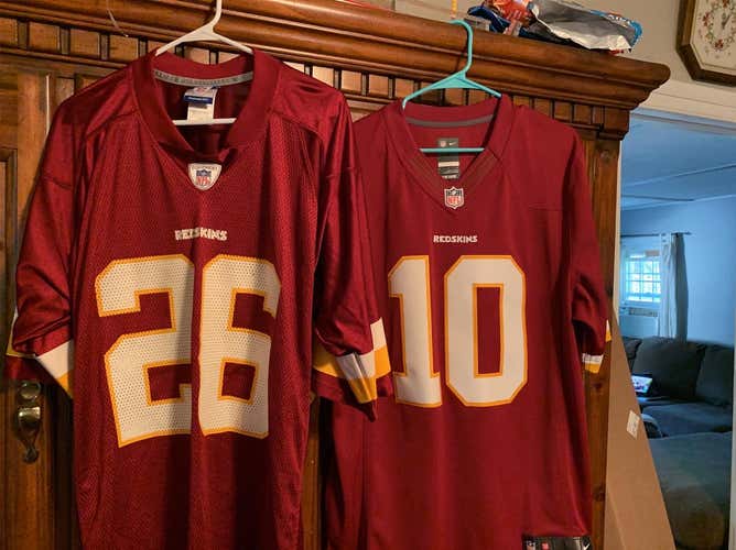Adult Large Nike
