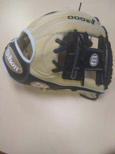New High School/College Wilson Right Hand Throw Infield A2000 1787 Baseball Glove 11.75"