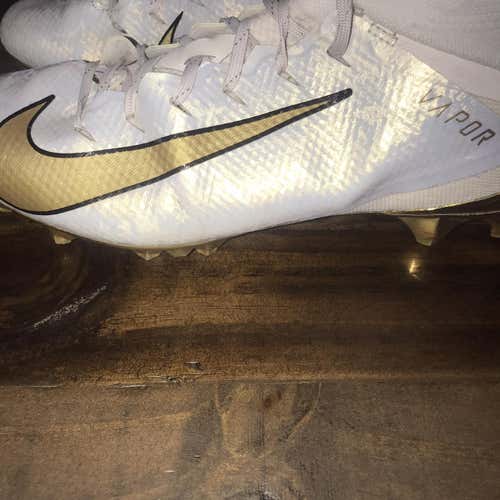 White Men's Molded Cleats Nike