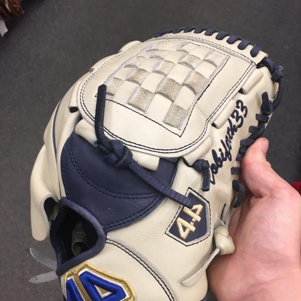 Used Pitcher's Signiture Series 11.75" Baseball Glove