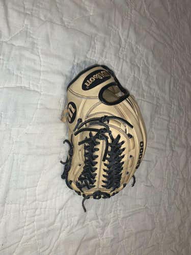 New A2000 D33 11.75" Baseball Glove