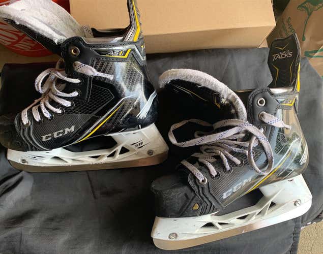 Used CCM Super Tacks AS1 Regular Width Size 4 Hockey Skates