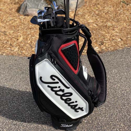Titleist Tour Staff Bag