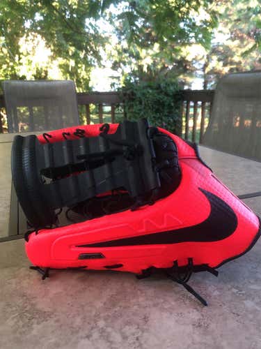 Red Nike Vapor 360 12.75" Baseball Glove
