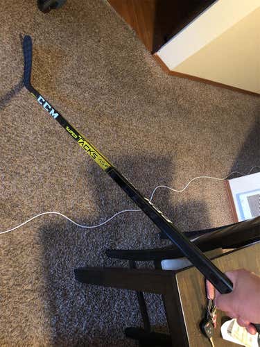 New Right Handed Super Tacks AS2 Pro  Hockey Stick