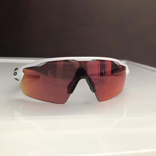 White Men's One Size Fits All Oakley Radarlock Sunglasses