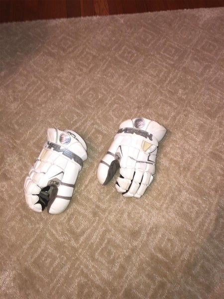 White Used Maverik 12" Goalie Gloves