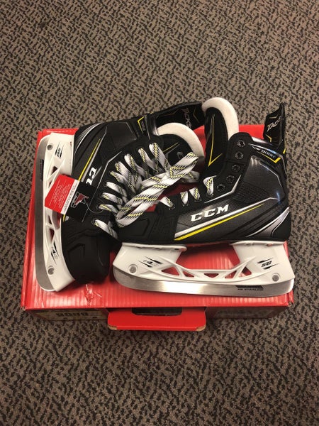 New CCM Tacks 9080 Regular Width  Size 4 Hockey Skates