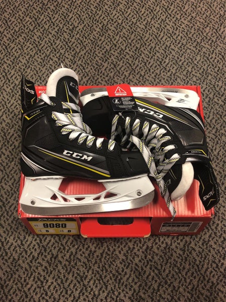 New CCM Tacks 9080 Regular Width  Size 5 Hockey Skates