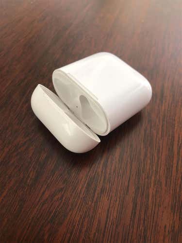 Used Apple Air Pod Case (MESSAGE ME TO OFFER)