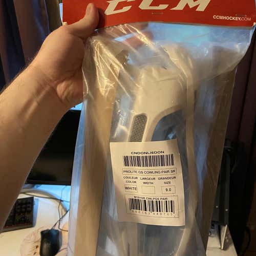 Goalie Skates CCM Cowlings with Blades