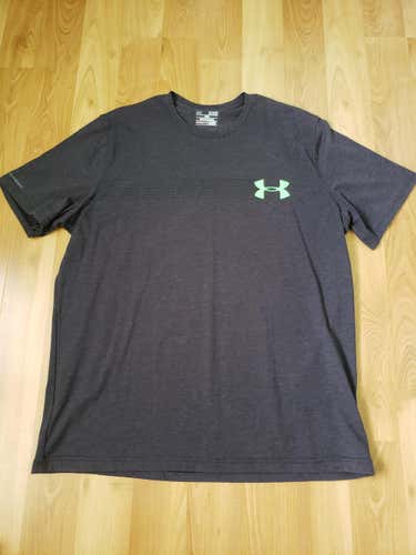 Gray Used Men's XL Under Armour Heatgear Shirt