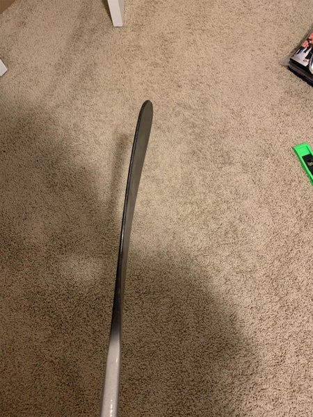 Ultra Rare Easton Synergy “Syn Bomb”New Pro Stock Hockey Stick