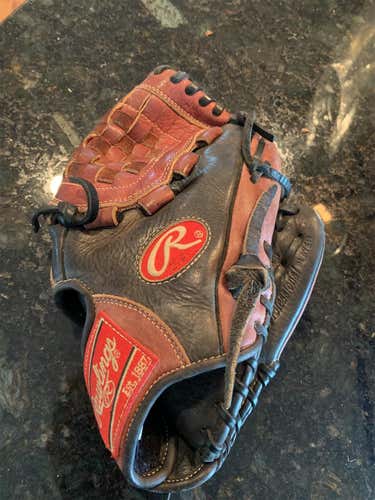 Used Right Hand Throw Gold Glove 10.5" Baseball Glove