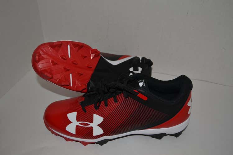 New  RED  Under Armour  molded  Baseball Cleats    Low Cut  Size 11