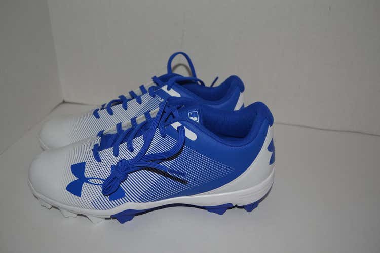 New  White Under Armour  molded  Baseball Cleats    Low Cut  Size 7 1/2