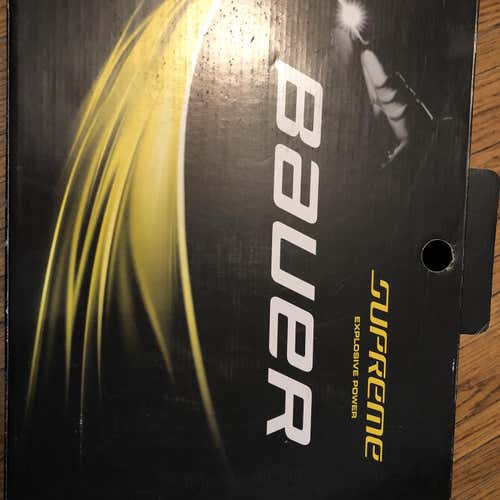 New Bauer Supreme 1S Regular Width  Size 8 Hockey Skates