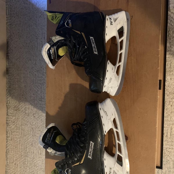 Used Bauer Supreme S29 Regular Width Size 10 Hockey Skates