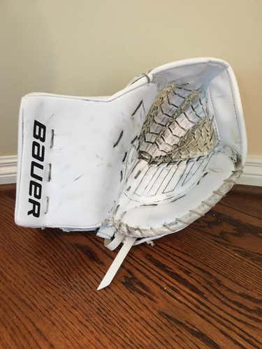 White Senior Used Bauer Regular Supreme 2S Pro