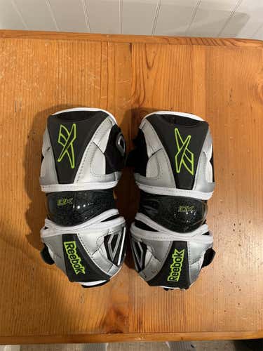 New Reebok 10K Arm Pads Medium