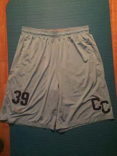 Blue Used Adult Men's Large Under Armour Shorts