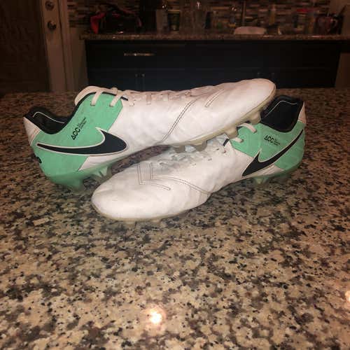 White Men's Size 11 (Women's 12) Nike Tiempo Legend V Cleats
