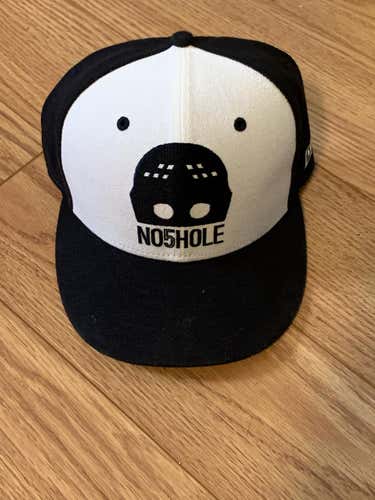 Used Adult One Size Fits All no5hole snap back