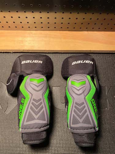 New Large Bauer Supreme Elbow Pads
