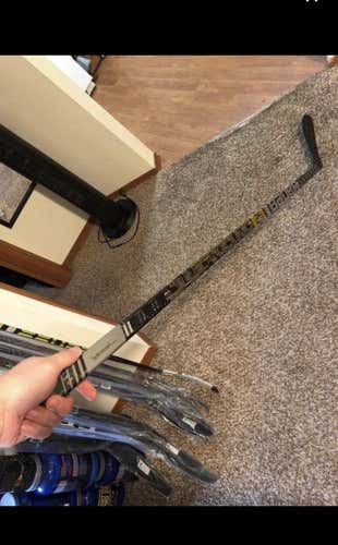 New Left Hand Supreme 2S Pro  Hockey Stick