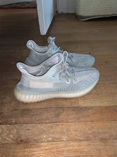 White Unisex Size 10 (Women's 11) Adidas Shoes